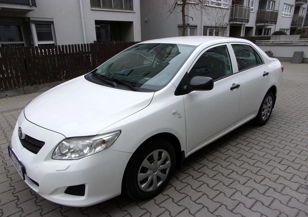 Toyota Corolla cena 17900 przebieg: 206000, rok produkcji 2007 z Warszawa małe 121